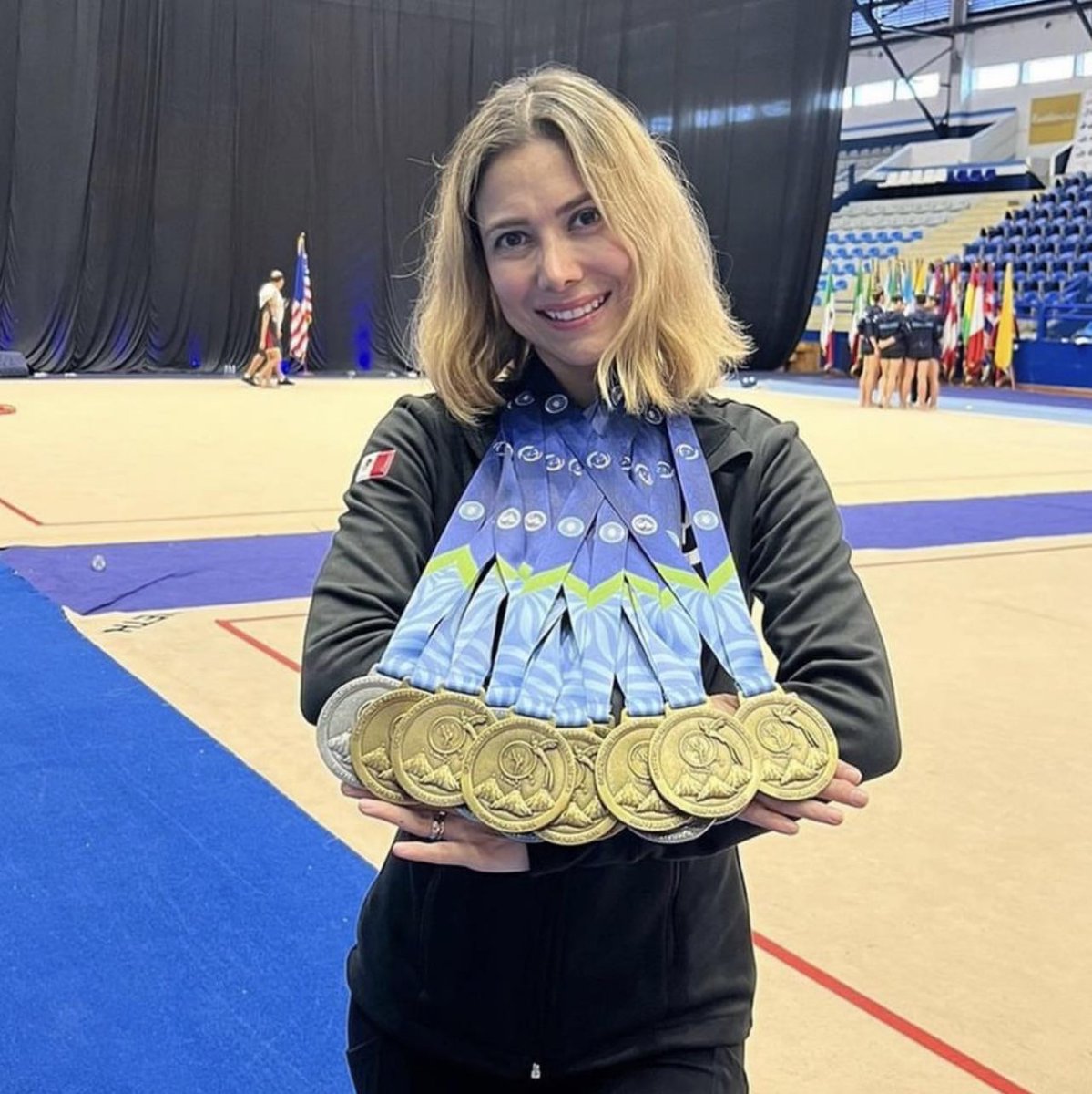 COM_Mexico's tweet photo. Blajaith Aguilar Rojas es la primera entrenadora, en la historia de la gimnasia rítmica de México, en llevar a un conjunto a Juegos Olímpicos y la hazaña la logró hacia París 2024.
Inició su carrera en 2016 y a los dos elencos que ha dirigido los llevó al podio en Juegos Centroamericanos y Panamericanos.

#TodosSomoOlímpicos