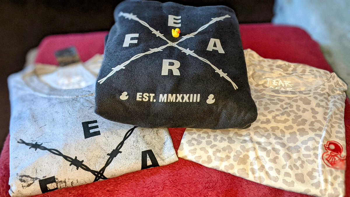 I'm in Love the New Fear Gear!!!! 💀💟👻
My Fear Club Merch is arriving soon too😎 👀
<a href="/DakotaLaden/">Dakota Laden</a> <a href="/ChelseaLaden/">Chelsea Laden</a> <a href="/Tanner_Wiseman/">Tanner Wiseman</a> <a href="/Alex_Schroeder4/">Alex Schroeder</a> <a href="/ConnorStallings/">connor</a>  @ProjectFearYT  #FearFam 🐤