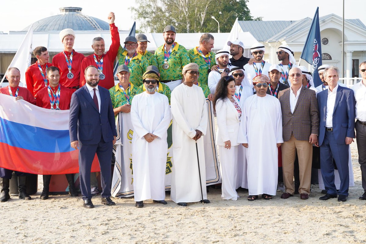 توج منتخب جنوب أفريقيا بطلا للبطولة الدولية لالتقاط الأوتاد باللباس الرياضي التقليدي التي اقيمت في العاصمة موسكو وجاء منتخب مصر وصيفا ومنتخب دولة الامارات ثالثا اختتمت البطولة تحت رعاية الشيخ محمد الفيروز رئيس الاتحاد بحضور عدد من سفراء الدول المشاركة والمسؤولين في روسيا .