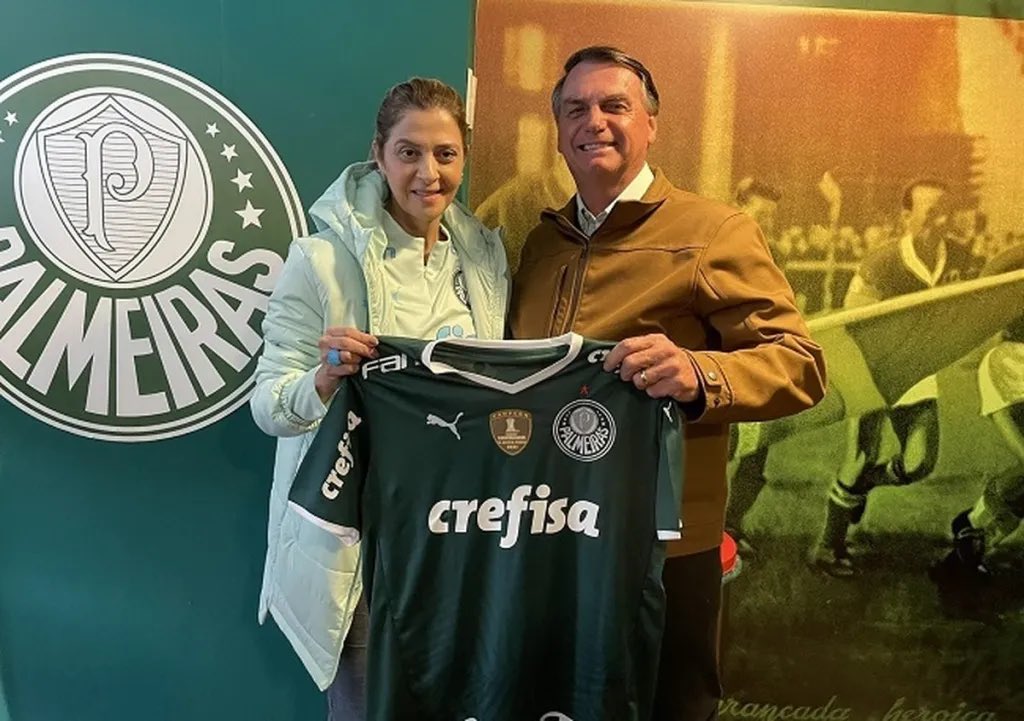 AndradeRNegro2's tweet photo. Eu já fiz elogios à Leila Pereira por decisões e posturas, mas estou assustado como esse encantamento vindo de quem jamais deveria abrir mão do olhar crítico: parte da imprensa. 

De progressista, a Leila tem pouquíssimo. Certos fatos não devem ser esquecidos tão rapidamente. https://t.co/mhoM7ZpyS5