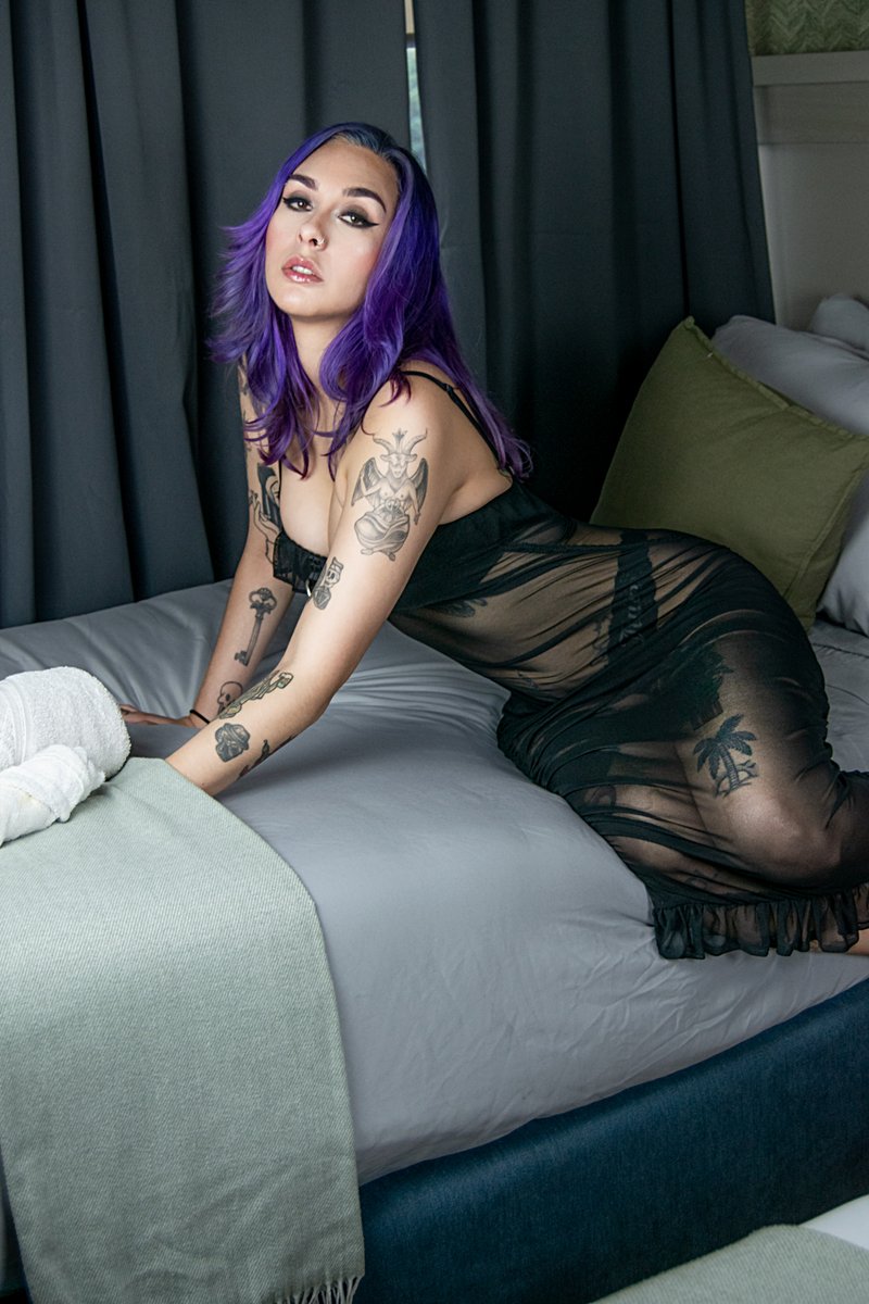 Mickey_Yanez's tweet photo. Model: @eleonxrwild https://t.co/Xak0AlHhb3
