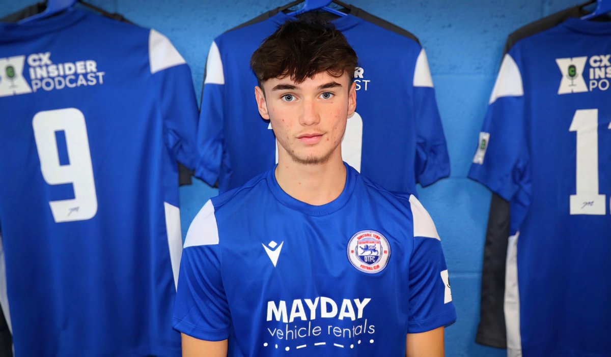 DunstableFC's tweet photo. ‼️𝗣𝗟𝗔𝗬𝗘𝗥 𝗦𝗜𝗚𝗡𝗜𝗡𝗚‼️

✍️ We are delighted to announce that Alex Butt has been retained for the 24/25 season.

Check out his interview with Andy by clicking the link below.

https://t.co/MoVqEYttx8 https://t.co/aia2QvJRap