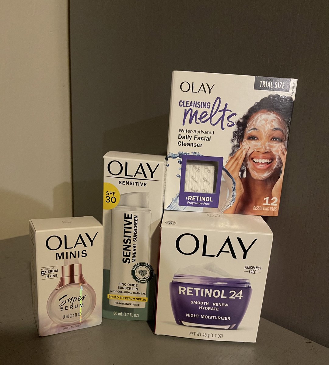 SubriaWhitaker's tweet photo. I get called a lot of mean things on this app for my #WNBA takes, but my new friends at OLAY wanted to make sure it doesn’t get under my skin. 😉
Thank you for elevating my cleansing game, @OlaySkin! Together, we can #FaceAnything🏀 https://t.co/cXsW8hE6Pc