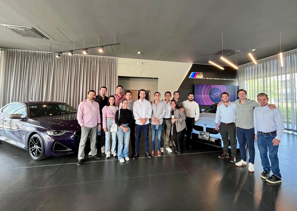 🚀✨ ¡La sección Jóvenes CANACO tuvo una experiencia inolvidable en su visita a la planta de VMW en San Luis Potosí! 🚗
Nuestros jóvenes empresarios y emprendedores tuvieron la oportunidad de conocer de cerca los procesos innovadores y la tecnología de vanguardia 
#JóvenesCANACO