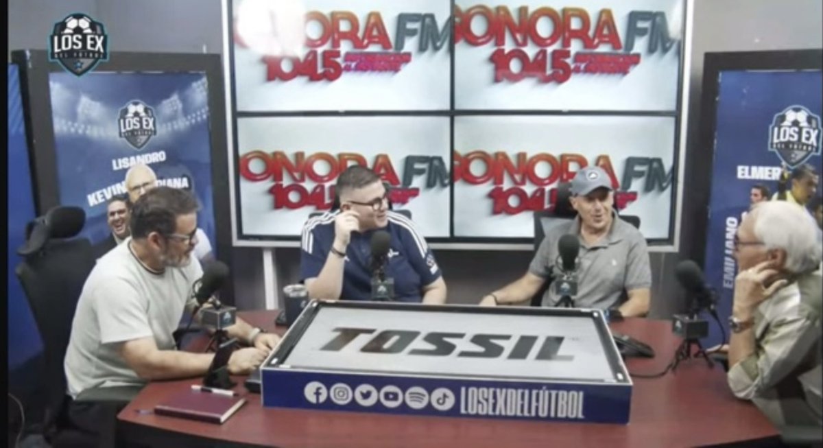 prdanielf's tweet photo. Un gusto compartir y hablar de futbol , en los “ los ex del futbol “ gracias Emiliano, kevin y Lisandro por este espacio ! https://t.co/pRQqjs15uD