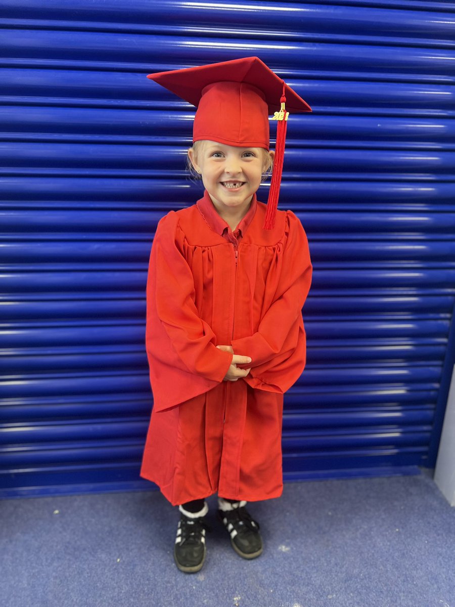 🎓🎉 So proud of our little graduates! Today we celebrated the end of a wonderful year in our classroom. These young minds have grown so much and are ready for new adventures. Here's to bright futures and endless possibilities! 🌟 #NurseryGraduation #ProudTeacher @MBDeputyHead