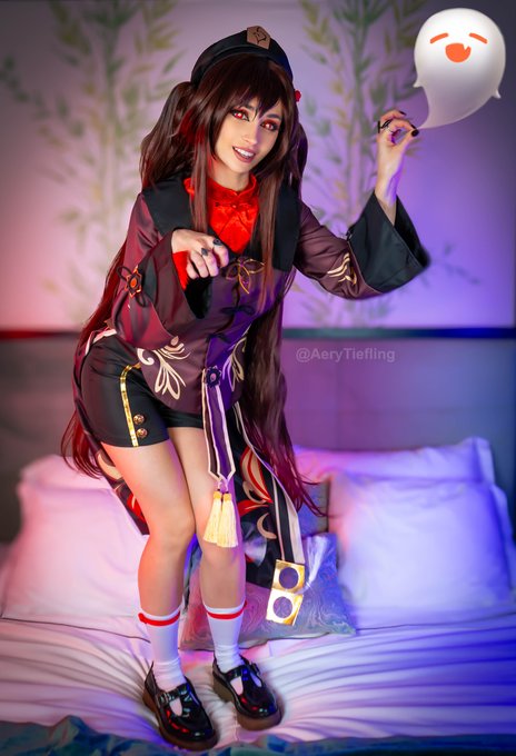 1 pic. Wanna come inside? Well... it's your funeral... ?

#cosplaylewd #cosplaymode #hutao #genshin https://t