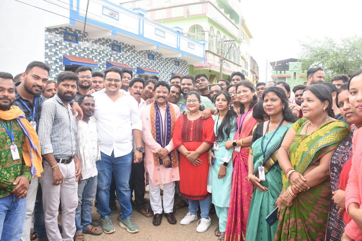 SocioWelfare's tweet photo. Felicitation Ceremony for honorable Health Minister @MahalingMukesh  His effort towardse post o the medical facilities has been exemplary since the start of his political journey. Most eligible person to hold the prestigious post @narendramodi @PMOIndia @CMO_Odisha https://t.co/fixlIOjghI