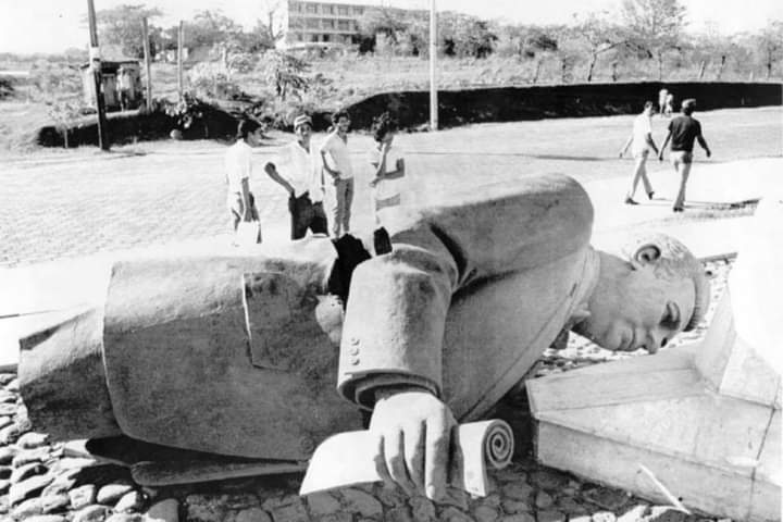 bilwistereo's tweet photo. 🇳🇮 Impresionantes imágenes de la Insurrección Popular Sandinista en Nicaragua, un hito que unió a todo un pueblo hasta lograr la huida del dictador, Anastasio Somoza Debayle, el 17 de julio de 1979.

Esta fecha histórica es conmemorada en todo el país como el “Día de la Alegría”. https://t.co/RDemqInCCx