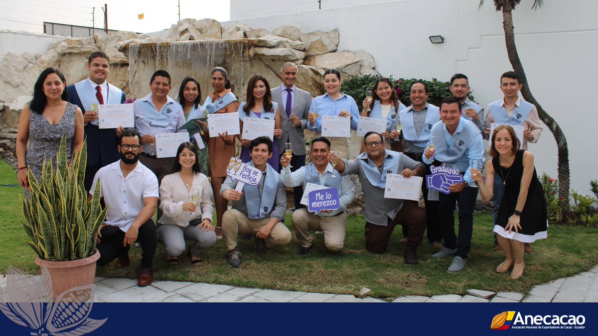 Anecacao_Ecu's tweet photo. Este sábado 13 de julio se realizó la clausura del Programa de Estudios Expertos en Cacao, organizado por Anecacao y Humane.
Con esto, se dio por finalizada la segunda edición y con su cierre se despidieron los estudiantes
#ExpertosEnCacao #Humane #Estudiantes  @HumaneNegocios https://t.co/uVV818GhG5