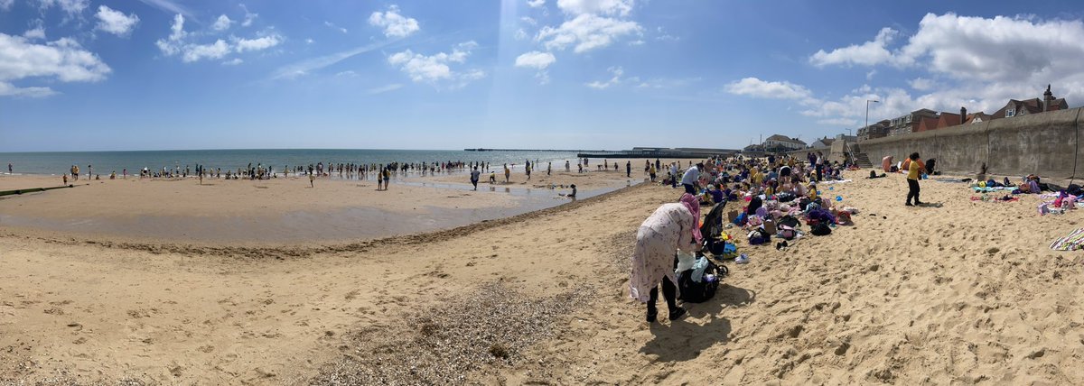 ReceptionLHS's tweet photo. LHS takeover at Walton on the Naze 🏖️ @HeadLHS @MrsMakinsonLHS @LHS_Watford https://t.co/yeTiwqM2Wr