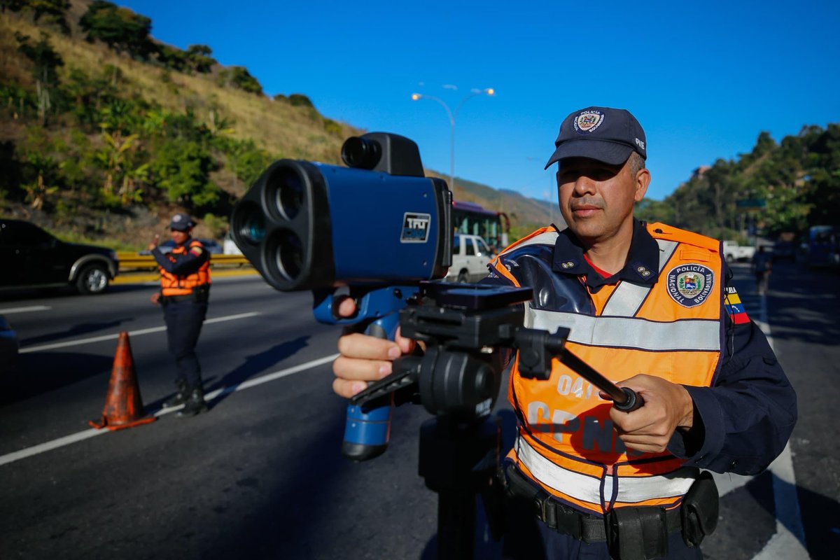 La nueva doctrina policial, han roto la imposición de la doctrina imperialista, dependiente represiva, antinacional, que colocaba a la policía como un cuerpo para perseguir y despreciar al pueblo”, expresó el Presidente de la República  <a href="/NicolasMaduro/">Nicolás Maduro</a>
