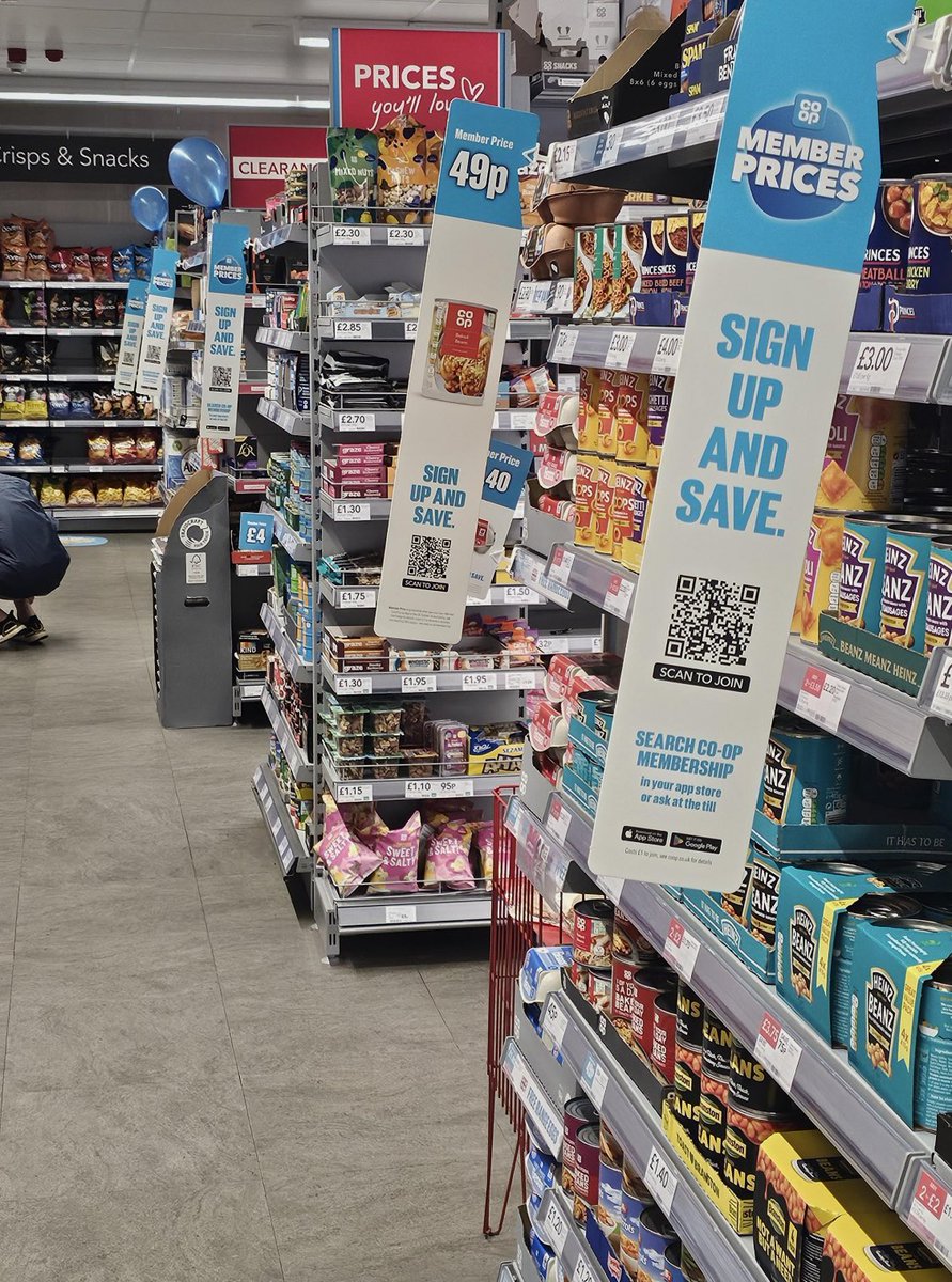 Great to be out with Dan visiting stores across the Wirral today, it was fab to see Rhona and the team, Helen and the team in Great Sutton and Dawn and the team in overpool 😊