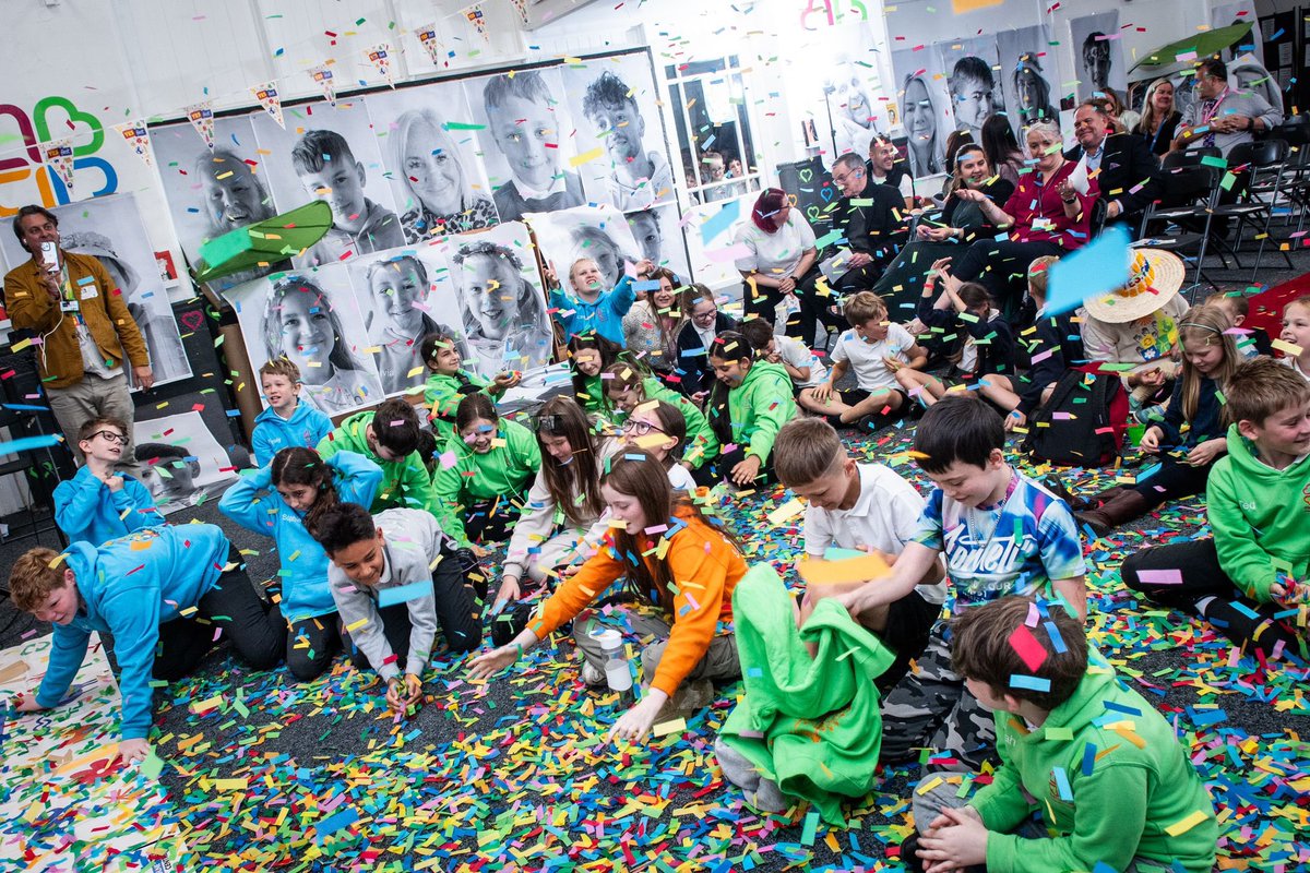 weareYESfest's tweet photo. thatβs how you end a film premiere YESfest style! πππΈ
#YESfest #YESfestchallenge #youthempowerment #confetticanon #filmpremiere https://t.co/bvIq44D6a8