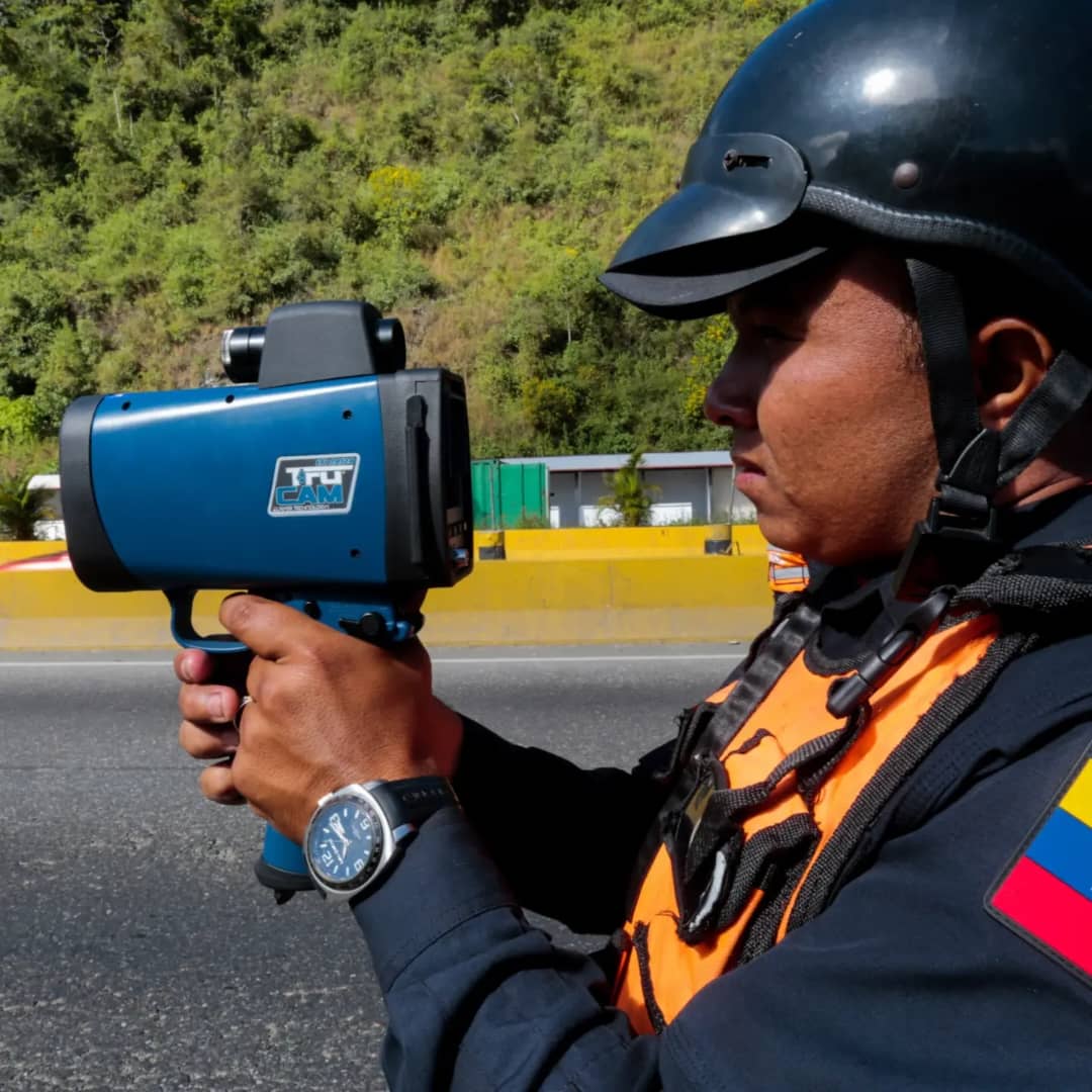 Interpol Venezuela (@cicpc094) on Twitter photo Los funcionarios dando lo mejor de ellos implementando sus conocimientos y mantener la seguridad del pueblo
<a href="/mijpvzla/">MPPRIJP</a>
@remigioceballosichaso
<a href="/nicolasmaduro/">Nicolás Maduro</a>
<a href="/Carlosgarate14/">Carlos Gárate</a> Los funcionarios dando lo mejor de ellos implementando sus conocimientos y mantener la seguridad del pueblo
<a href="/mijpvzla/">MPPRIJP</a>
@remigioceballosichaso
<a href="/nicolasmaduro/">Nicolás Maduro</a>
<a href="/Carlosgarate14/">Carlos Gárate</a>