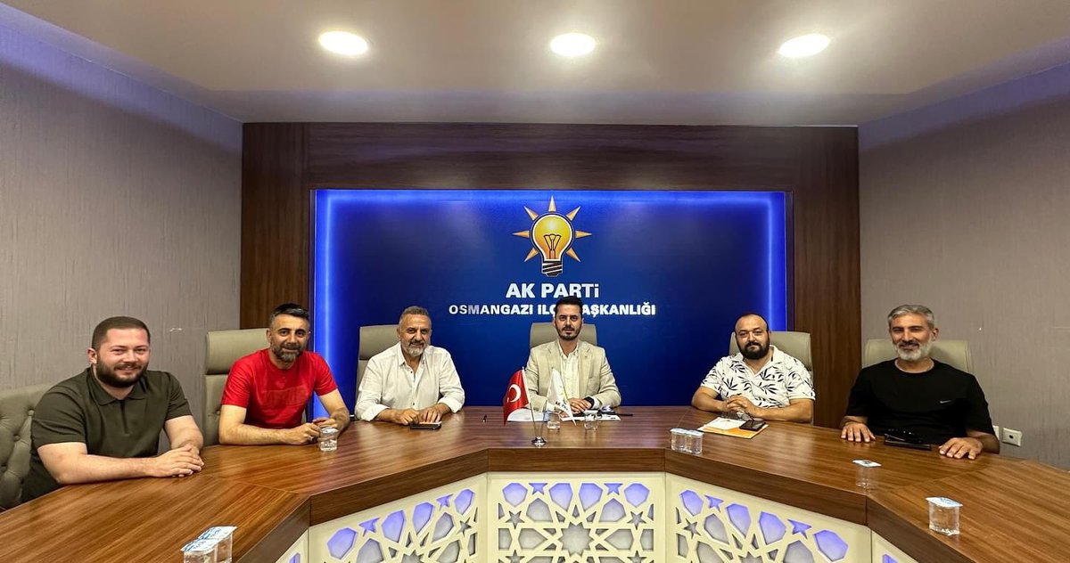 akpartiosmangaz's tweet photo. 📍AK Parti Osmangazi İlçe Başkanlığı 
İlçe Başkanımız Adnan Kurtuluş başkanlığında Haftalık olağan Yönetim Kurulu toplantımızı gerçekleştirdik. 

Alınan kararların hayırlara vesile olmasını diliyoruz. https://t.co/zp3UovBHpx