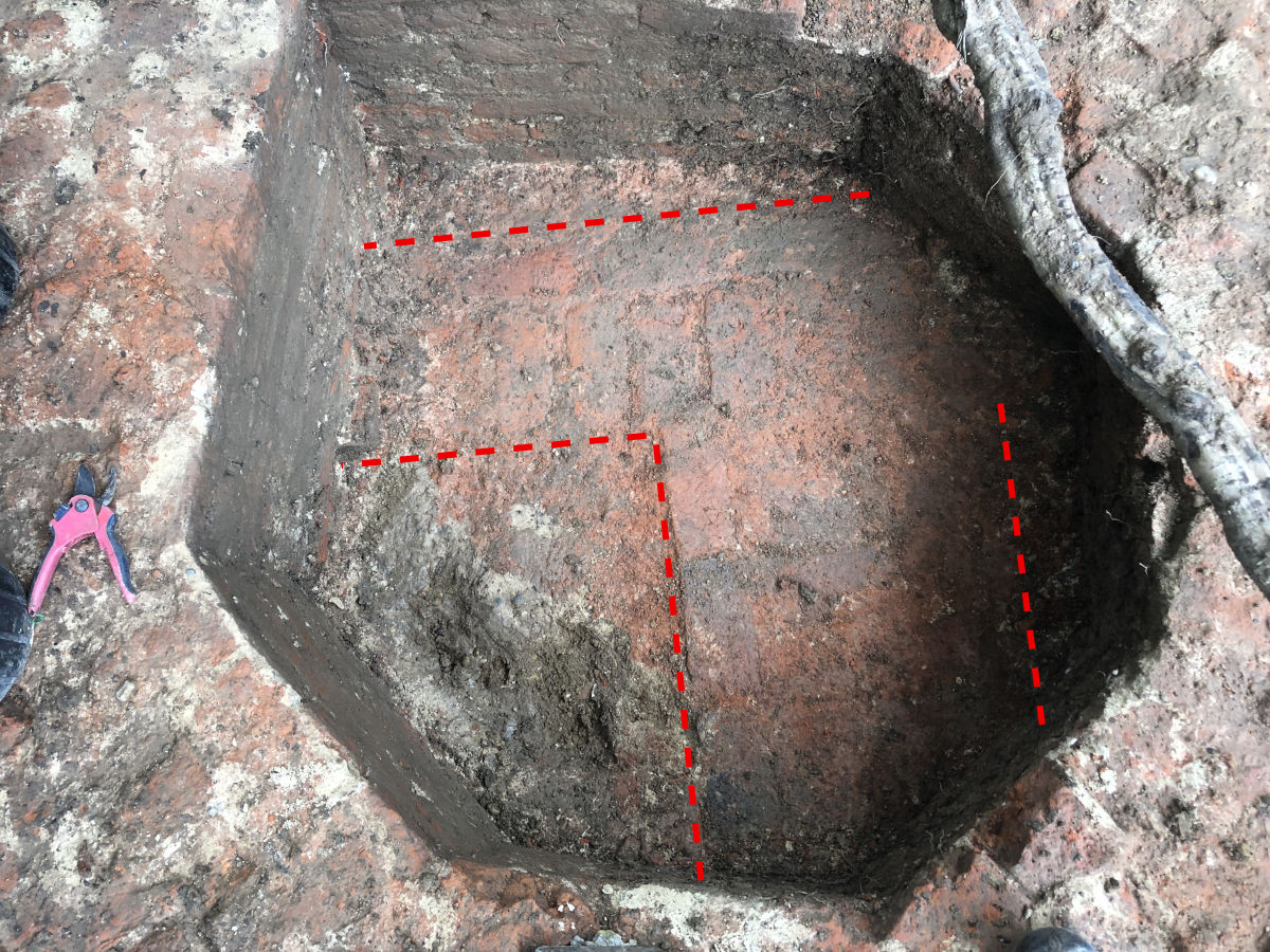 Summer Dig Day 10
enfarchsoc.org/news/2024-07-1…
Brick floor or... earlier wall?
A bit more cleaning and detailed recording before we know for sure!
#ElsyngPalace #Tudor #Archaeology