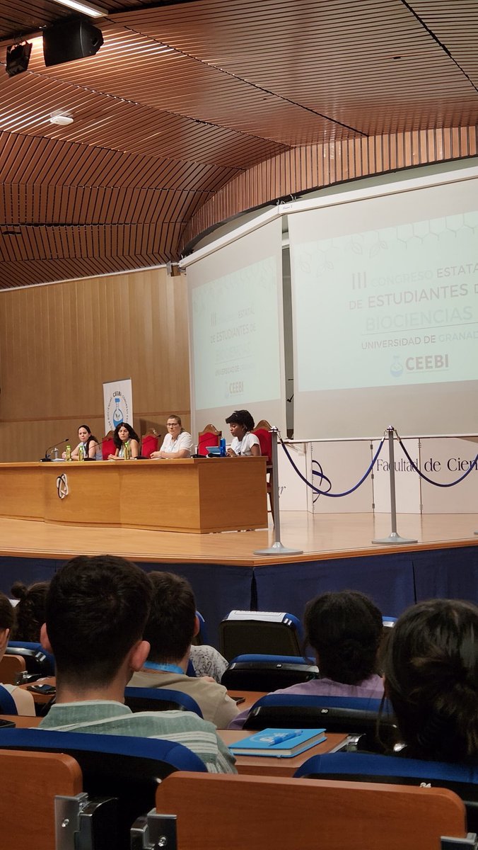 cucuenya_'s tweet photo. Mesa redonda para cerrar el día: Mujer en la ciencia, experiencias e ideas interesantes para revisar #CEEBI @BiocienciasGRX https://t.co/RCYZWS5XKS