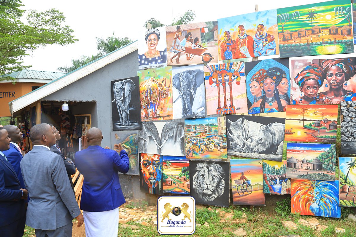 Buganda_Culture's tweet photo. Katikkiro leero alambudde ekitebe ky'ekitongole kyaffe ekya @TourBugandaUG era agguddewo etterekero ly'ebitabo ery'Obwakabaka, ekkuŋŋaanyizo ly'ebifaananyi n'ekifo ky'ebiruke ebiyiiye, ng'ebimu ku bikujjuko by'amatikkira ga Kabaka Mutebi II ag'omulumdi ogwa 31.
#Amatikkira31 https://t.co/LtILs9mQDm