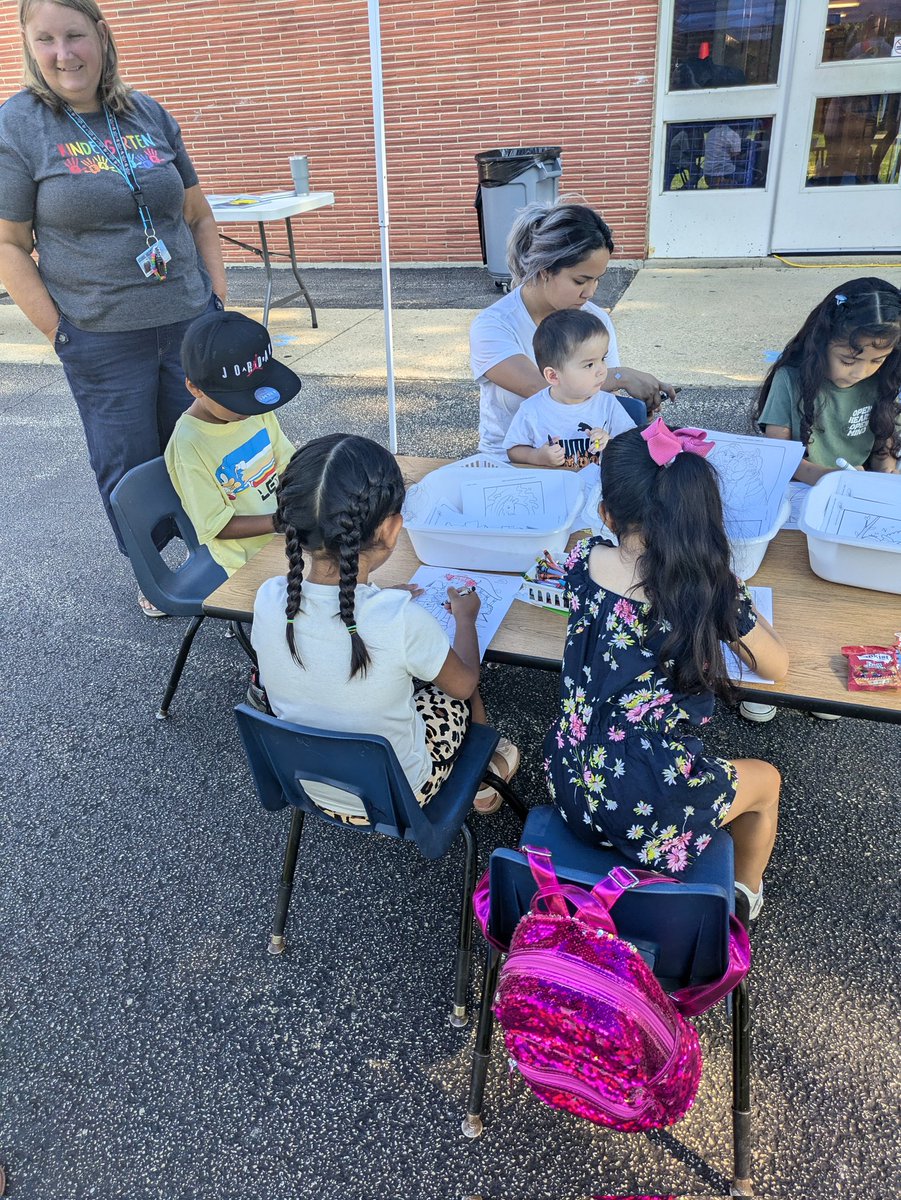 MarcellaSheler tweet media