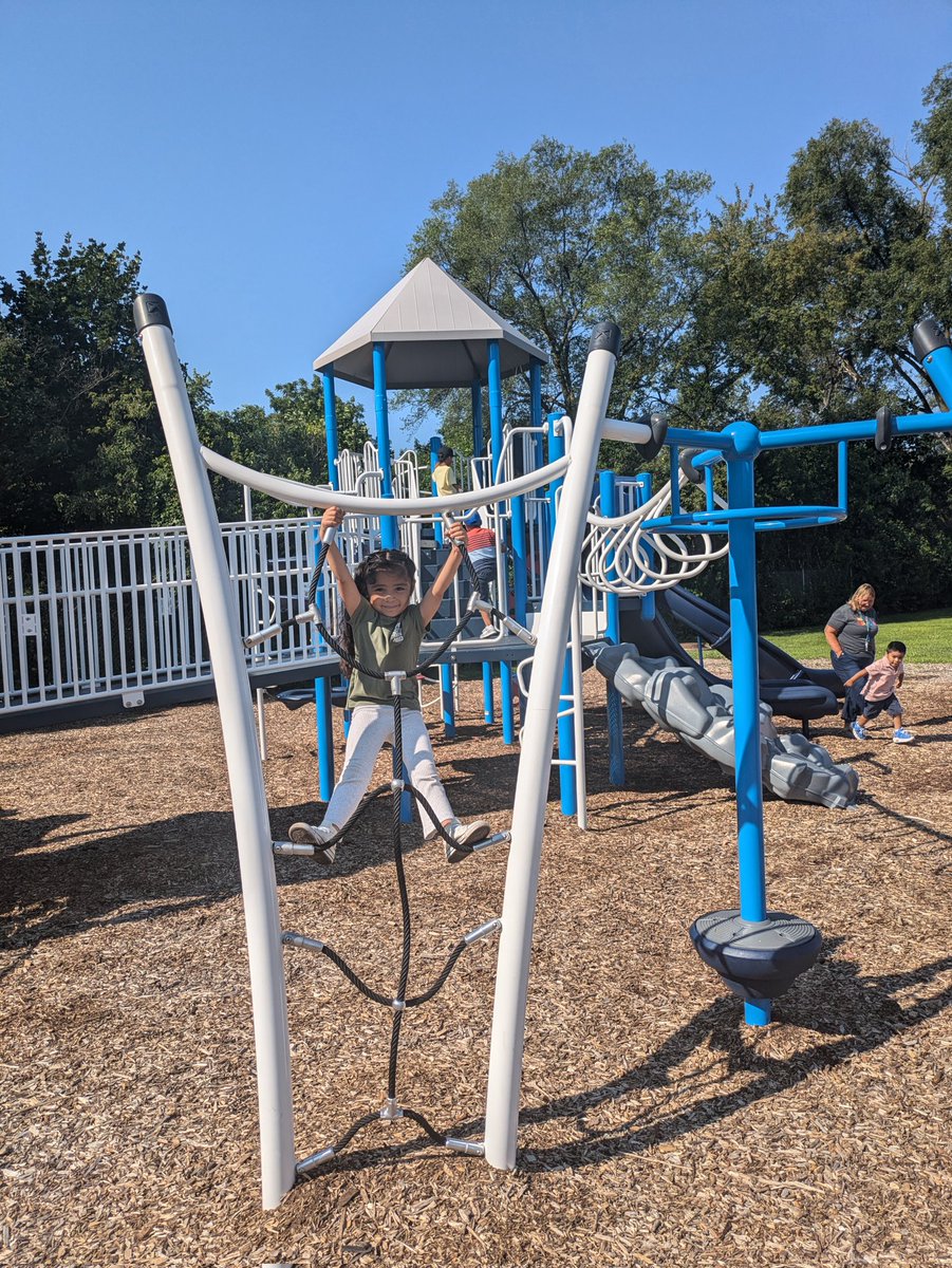 MarcellaSheler tweet media