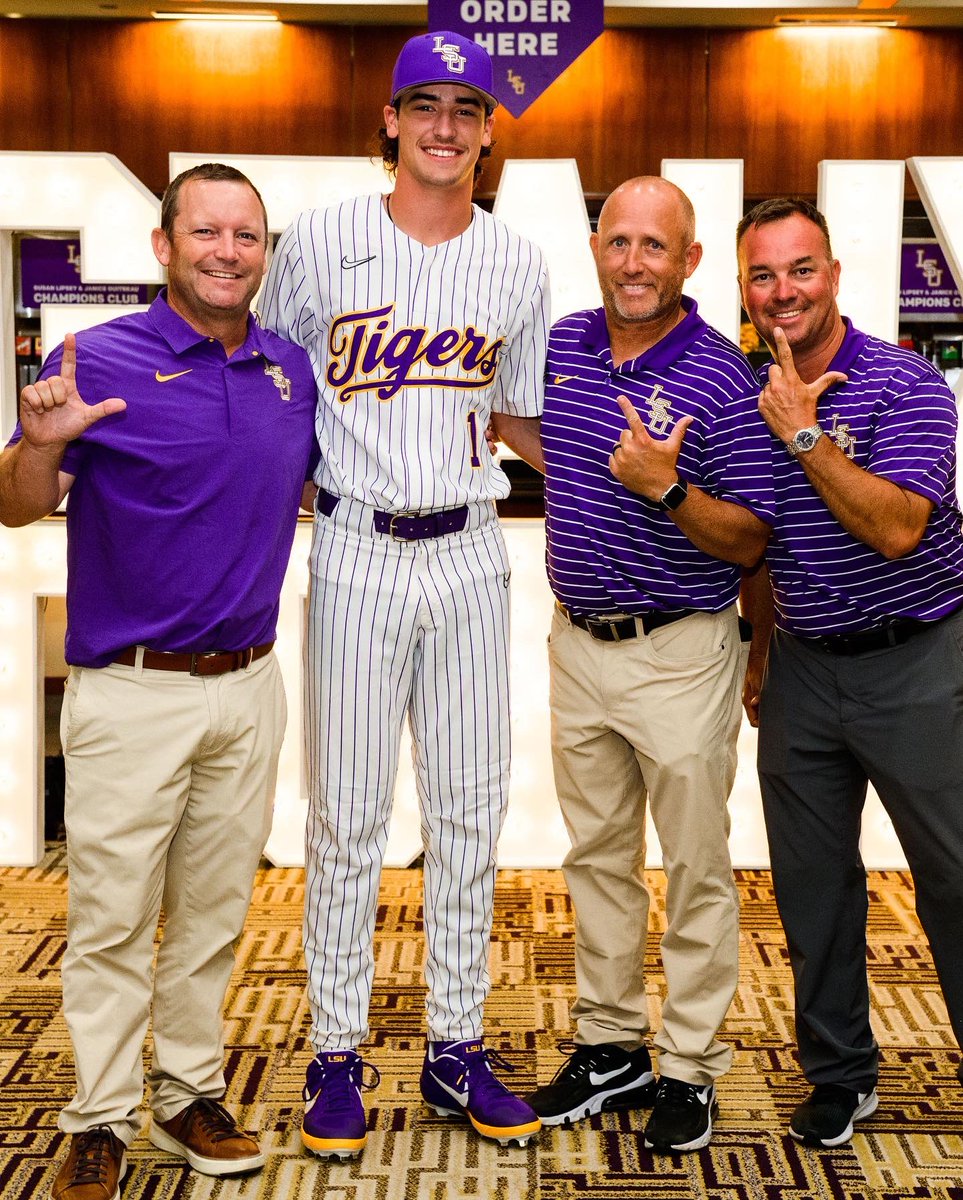 znagy20's tweet image. #LSU will have 7 of the Top 100 prospects in the 2024 cycle make it to campus.

No. 5: RHP William Schmidt
No. 10: OF Derek Curiel
No. 13: C Cade Arrambide
No. 73: LHP Cooper Williams
No. 74: SS Casan Evans
No. 79: SS David Hogg II
No. 92: 1B Ryan Costello

The 2025 roster 📈