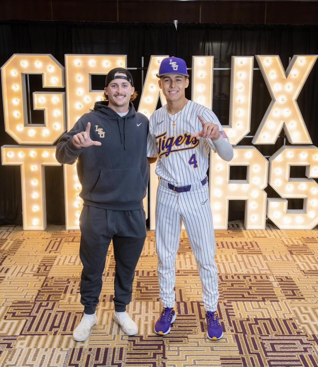 znagy20's tweet image. #LSU will have 7 of the Top 100 prospects in the 2024 cycle make it to campus.

No. 5: RHP William Schmidt
No. 10: OF Derek Curiel
No. 13: C Cade Arrambide
No. 73: LHP Cooper Williams
No. 74: SS Casan Evans
No. 79: SS David Hogg II
No. 92: 1B Ryan Costello

The 2025 roster 📈