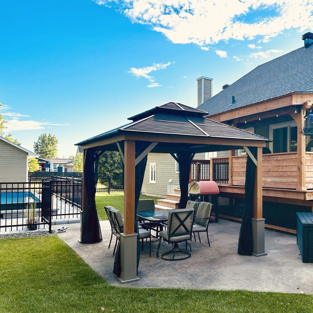 SOJAG2's tweet photo. Summer backyard vibes are in full swing! Enjoy the perfect hangout spot under your Sojag gazebo. 🌞🍹 
https://t.co/mbhZZgTueL

#BackyardBliss #SojagGazebo #SummerChillin #Shelterlogic #Sojaggazebo https://t.co/pRB0LRgz1L