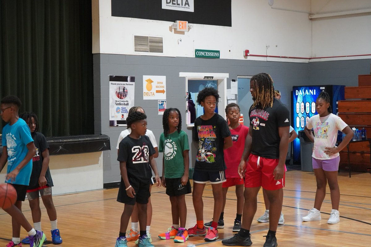 I had a great time today hanging out and playing basketball with the kids! Thanks for having me <a href="/502_Circle/">502Circle</a> <a href="/Delta/">Delta</a>