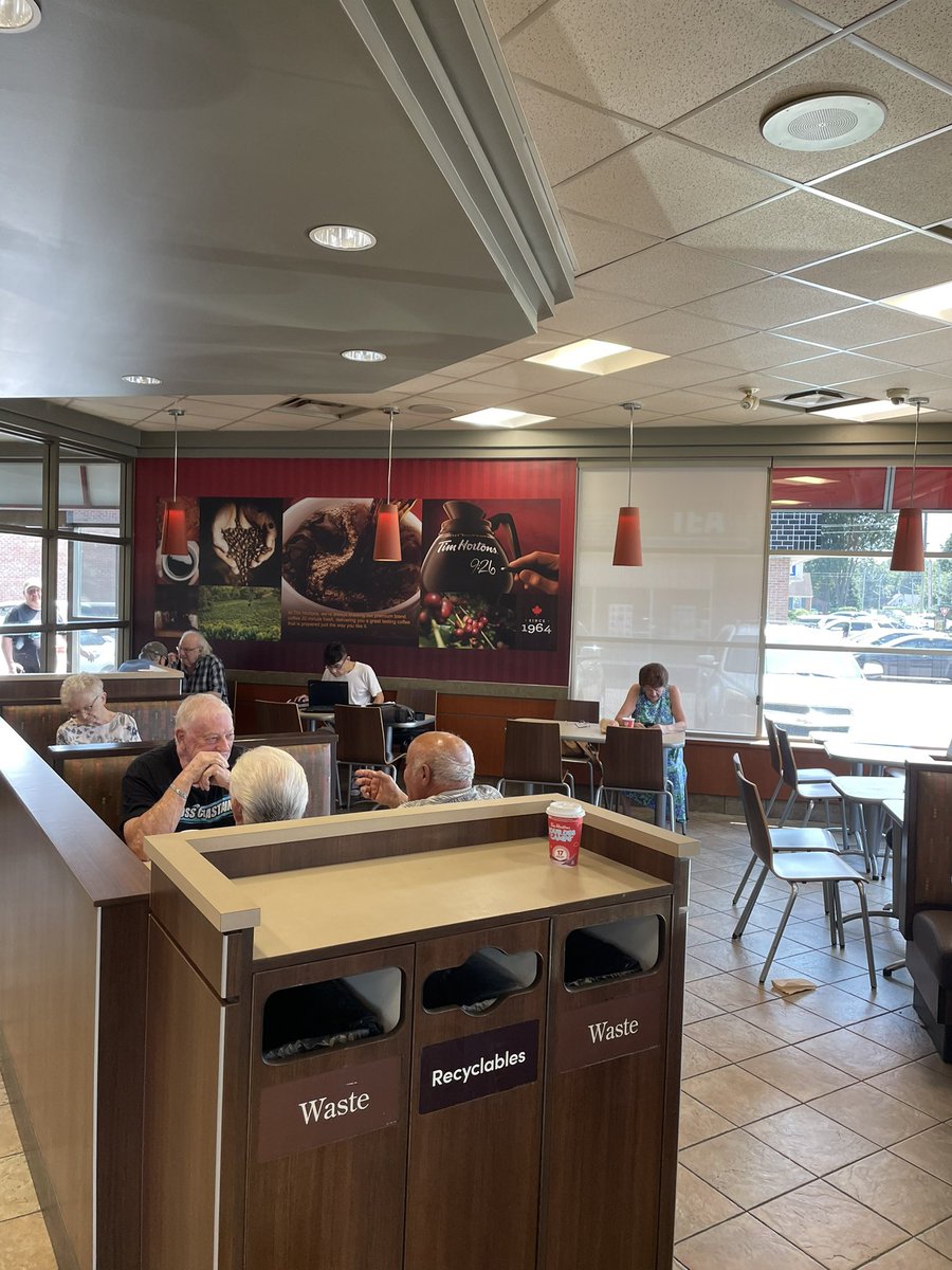 610CKTB's tweet photo. Made it to the last location of the day at 30 Rice Road in Welland! Had a great time chatting with everyone, and it was nice seeing all the support for #TimsCampDay today! 

Help support by buying bracelets and badges at select locations. 🏕☕️

@TimHortons #campday https://t.co/GA06IT1VvM