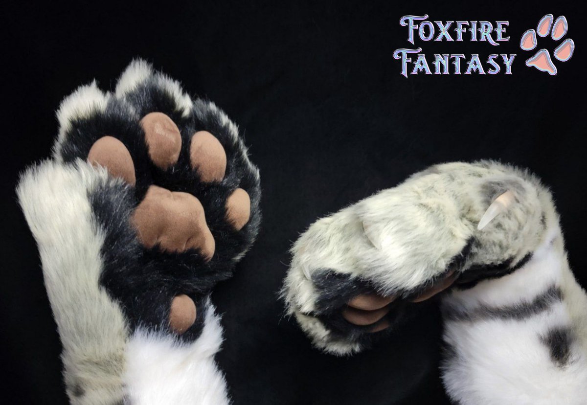 FoxfireFantasy's tweet photo. ✨May I offer you a paw in these trying times?✨ https://t.co/sZKSnEUR3u