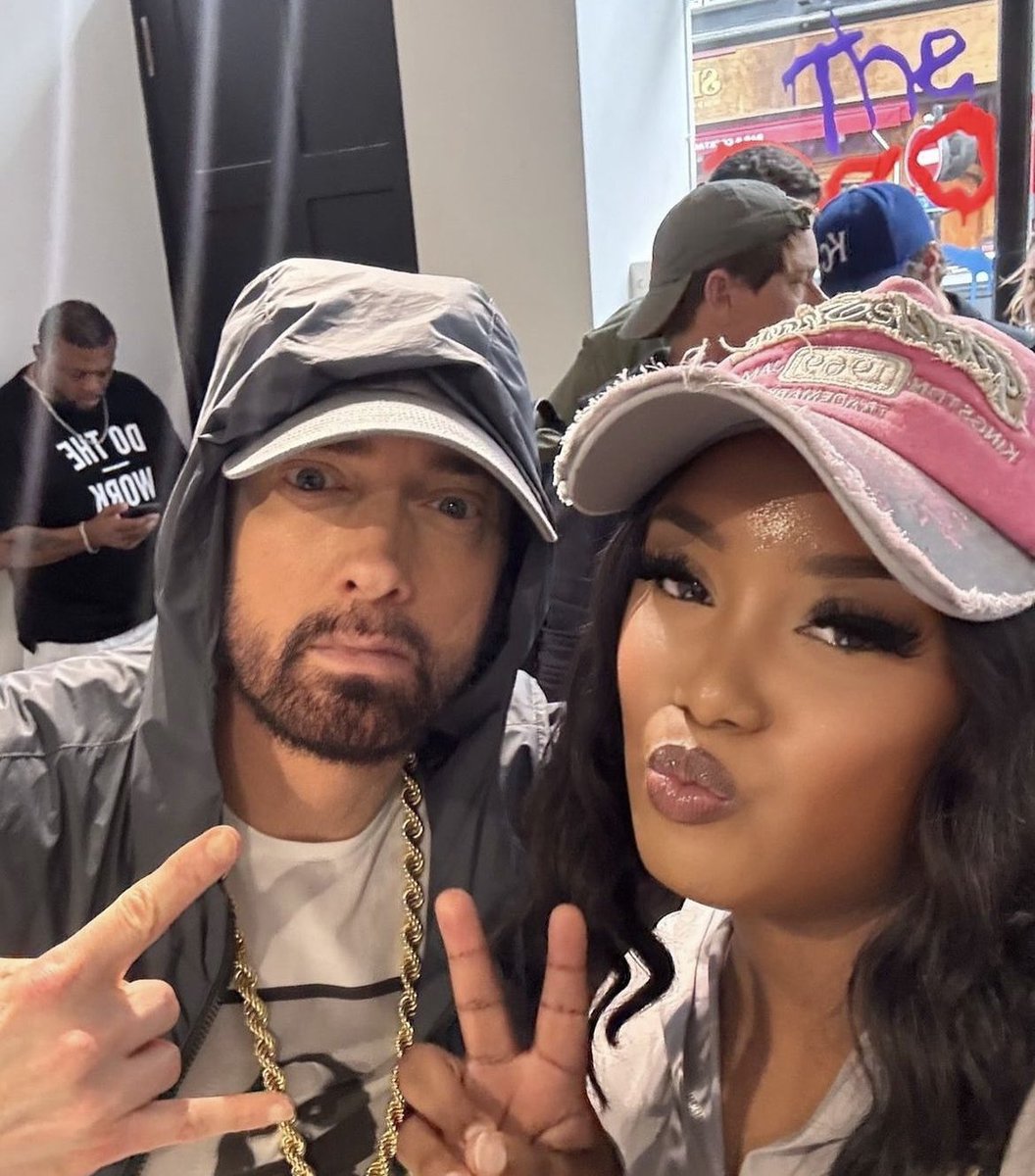 Superman Shady tweet media