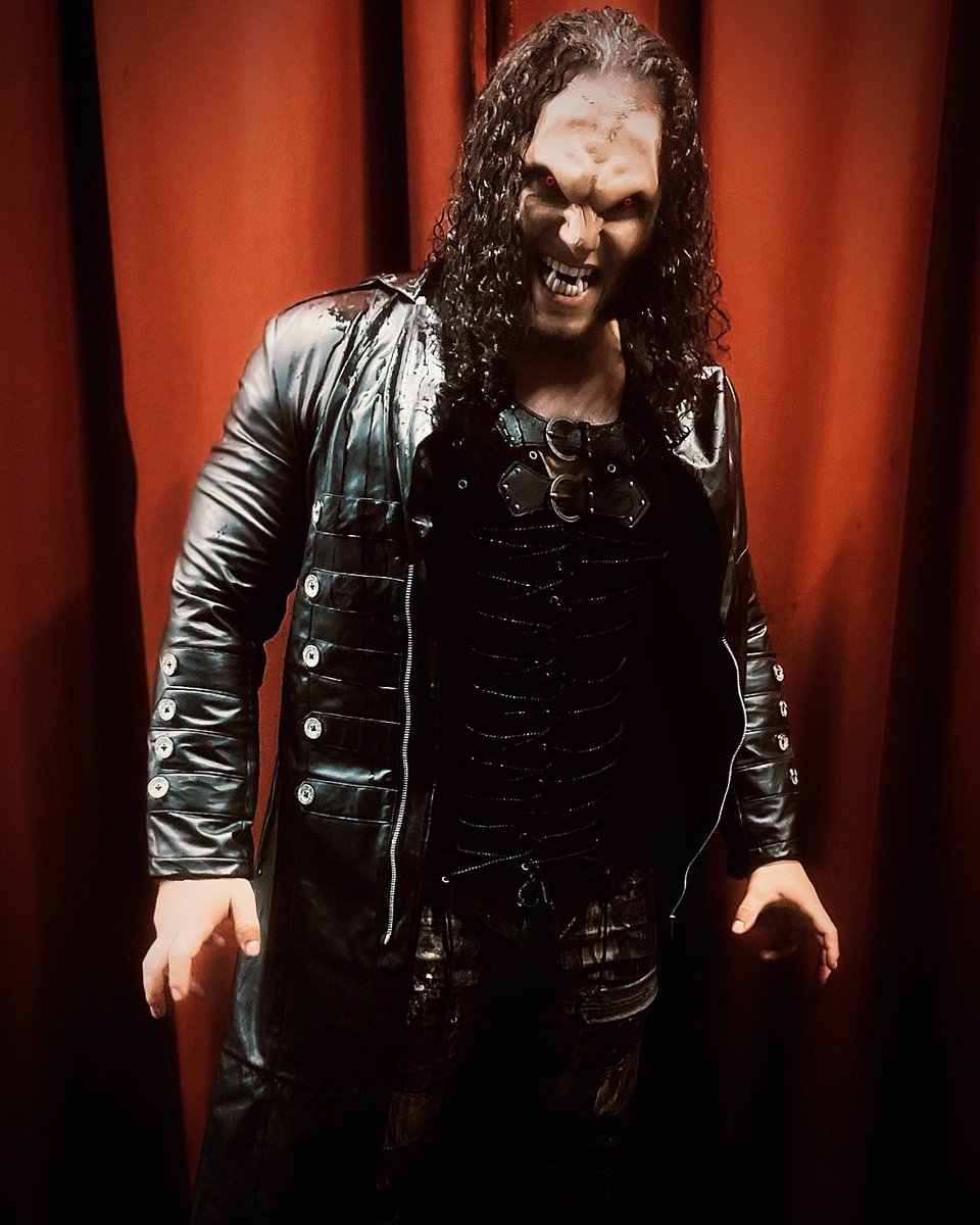 CroninOfficial's tweet photo. #tb Moments before world of hurt wrestling in Boston, MA. 

#thealphaoflycans #professionalwrestling #werewolf #cronin #wrestling #wwe #tna #aew https://t.co/LA1Uuad9zc