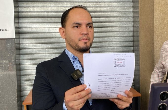 21Siglogt's tweet photo. 🚨#ULTIMAHORA 

Gilberto Guerra ex director de Caminos presentó una denuncia por los señalamientos que las autoridades presentaron en su contra. https://t.co/XGtxke6bTq