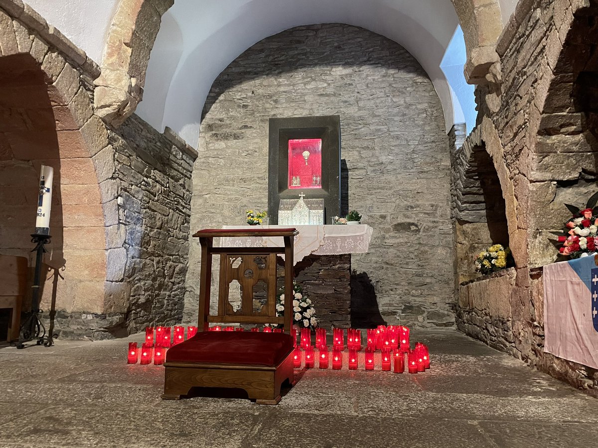 StLukesRE's tweet photo. The miracle at O Cebreiro (a mountain top in Spain where faith of people meant the Eucharist became actual flesh) is recorded in the Carlo Acutis Eucharistic encounter we hosted  @StLukesHigh so it was a privilege to visit and pray for all the intentions of our school community. https://t.co/Kzjhgcwncy