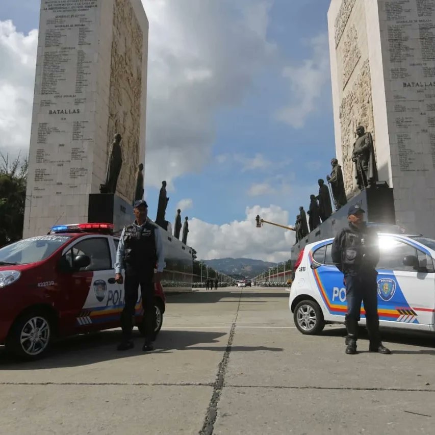 Desde el paseo monumental Los Próceres en Caracas, el Jefe de Estado venezolano, Nicolás Maduro Moros, junto al vicepresidente Sectorial para la Seguridad Ciudadana y la Paz AJ. Remigio Ceballos Ichaso, y demás autoridades de la seguridad ciudadana, lideraron el acto