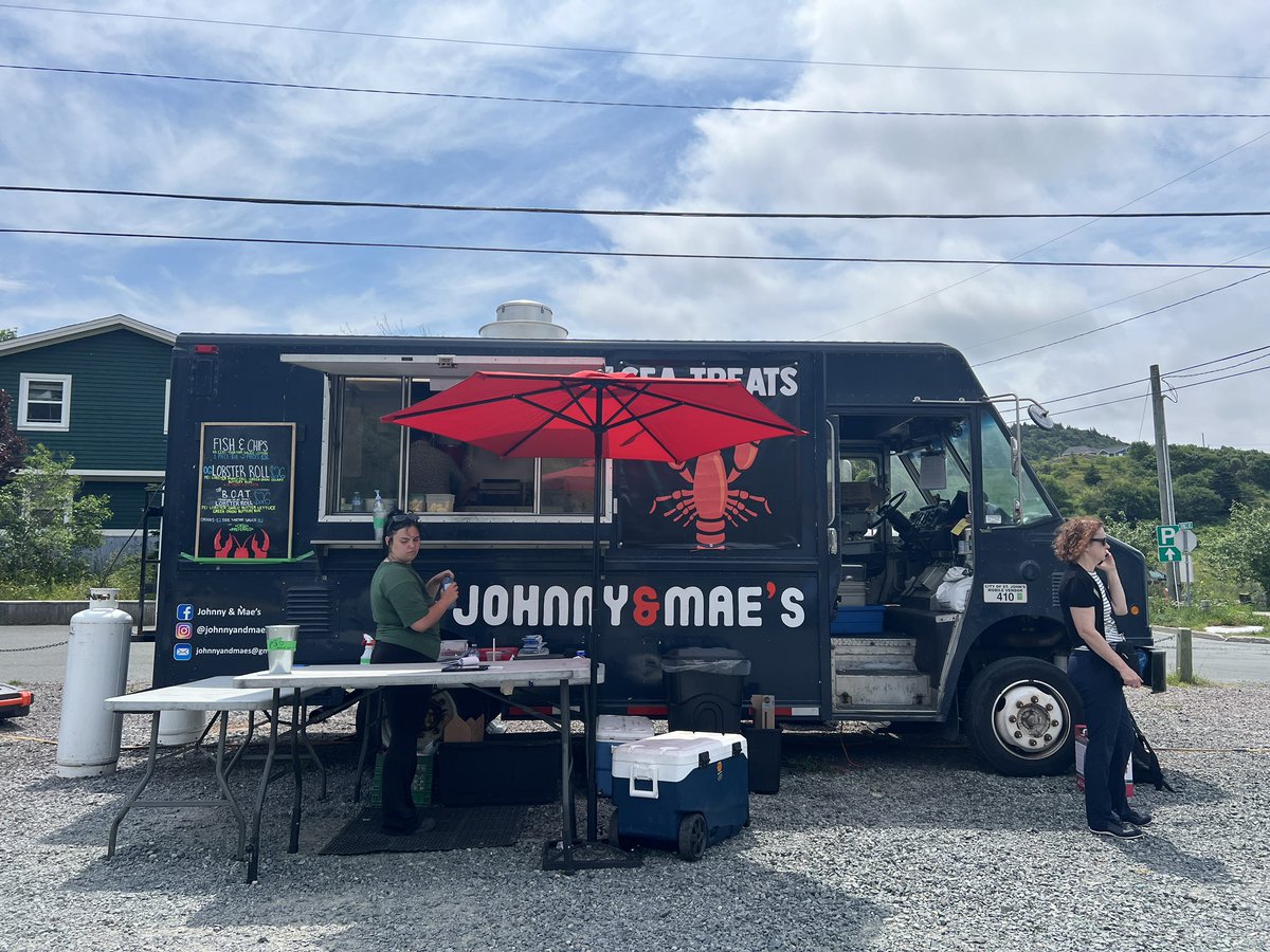 jackiefisher365's tweet photo. @SITEGlobal Loving St. John’s, Newfoundland, Canada so far. Lobster roll and a beer. @Johnnyanmaes. #Amazing #lobsterroll https://t.co/daLIwhQ7vB