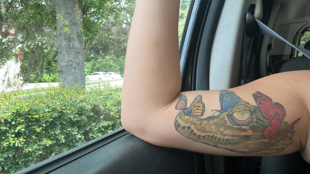 jammmyjam's tweet photo. fell in love with this on tumblr back when i was like 13, thought about it again almost 2 years ago and got it tatted, now its resurfacing again 🥹 https://t.co/7q8Af9Wwbl