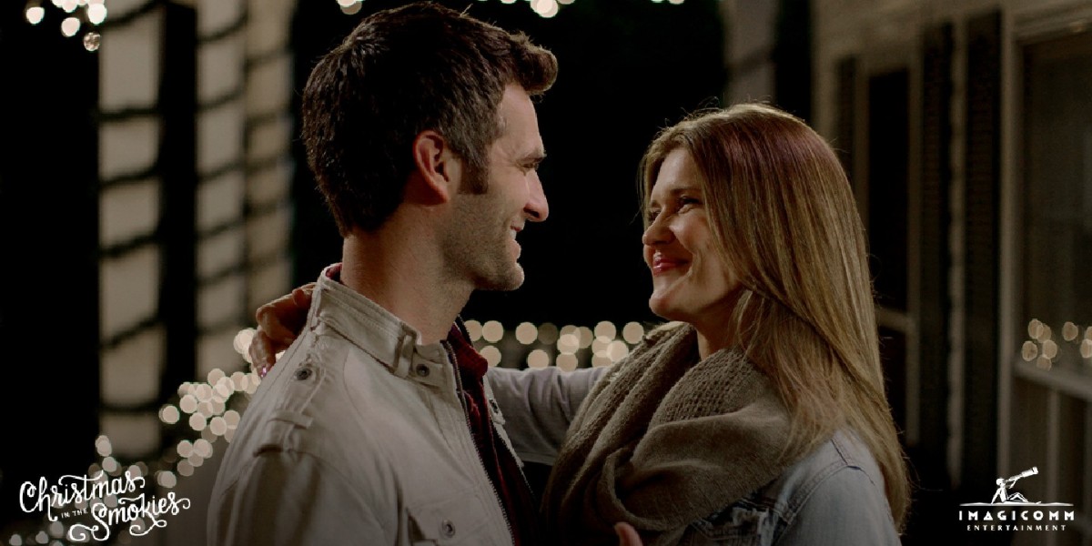 Imagicomm's tweet photo. Enjoy the heartwarming story of a family's fight to save their berry farm in the stunning Smoky Mountains. Stream #ChristmasInTheSmokies on @AmazonFreevee and experience the magic of the holiday season. 🎄 @alanpowell10 @SarahMLancaster https://t.co/r37WDTzL5O