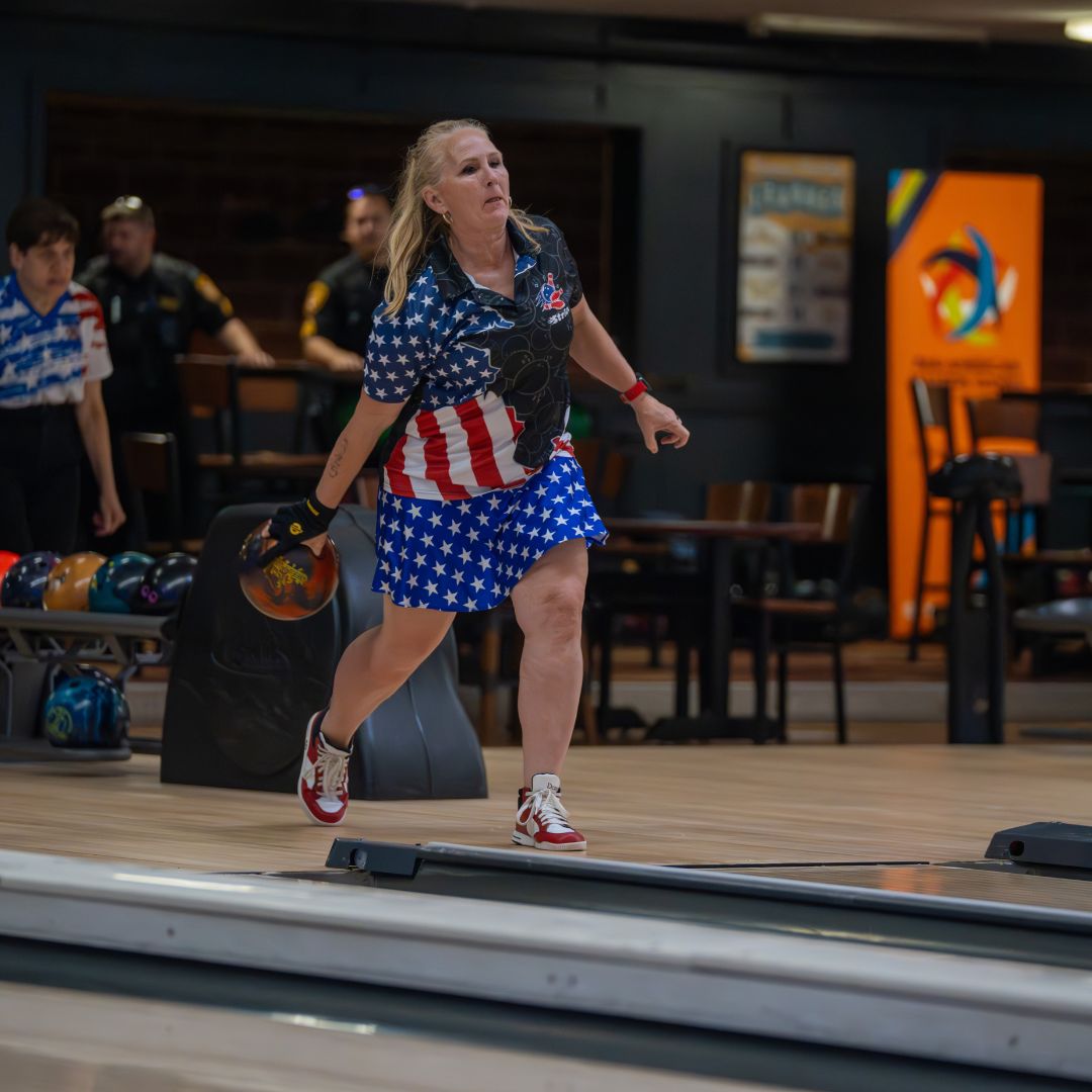 CLEmasters2024's tweet photo. Day 2 at the lanes! Let’s keep it rolling! 🎳

📸: Herr Photos

#ThisIsCLE #CLEMasters2024 #MastersTogether https://t.co/WoTMzLXBoS