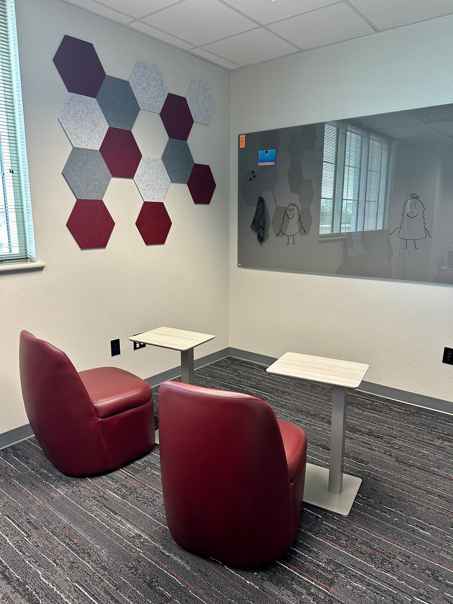 li_tx's tweet photo. Frasch versatile acoustical tiles. The beautiful, yet simple geometric pattern adds dimension and depth to any environment. Each individual hex shaped tile aligns tightly to the next to form the overall shape. Customizable with a range of colors. #acoustics #librarydesign https://t.co/KVZMBy7V5e