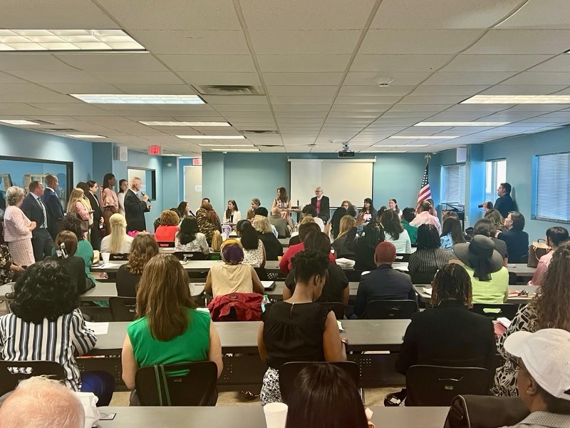 jim_mcgreevey's tweet photo. First Lady @TammyMurphyNJ discussed NJRC Dr. Bachmann, Dr. @swang8,  Dr. Baston, @NJDeptofHealth, &amp; Dr. Grewal @RWJBarnabas outlining connectivity of healthcare for NJRC court-involved women from prison to release to NJRC to healthcare provided by RWJBarnabas. Model of Excellence https://t.co/hqEqUJf75g