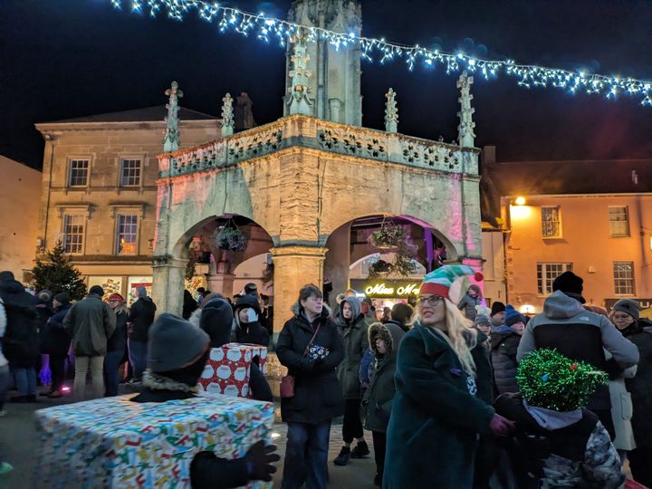 Following on from last years huge success of the Christmas Tree Light Switch on and Night Market we are on the look out for stall holders for this years event. 🎅

There is limited space so get your application in now 👇 sheptonmallet-tc.gov.uk/2024/07/04/sta…