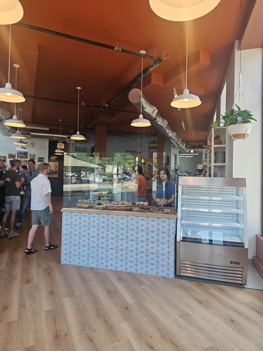 the12thward's tweet photo. This past weekend, I attended the @cadinhobakery at 3483 S Archer Ave soft opening event. I am so excited to welcome them to the 12th ward and the McKinley Park community. Cadinho will be selling Portuguese-style pastries, desserts, and other items. #12thward https://t.co/GKBpjJ80zf