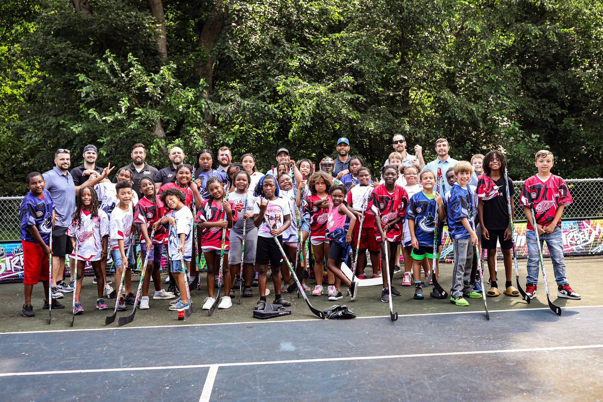 Joel Martin’s ‘Game On,’ powered by <a href="/NHL/">NHL</a> Street was absolute 🔥 today!

Huge ‘thank you’ to <a href="/jerseymikes/">Jersey Mike's Subs</a> for their partnership &amp; to the children of <a href="/kzooparks/">Kzoo Parks</a> for their participation. 

Each of our participants took home a jersey, stick and ball to continue the fun at home 🏒 ❤️