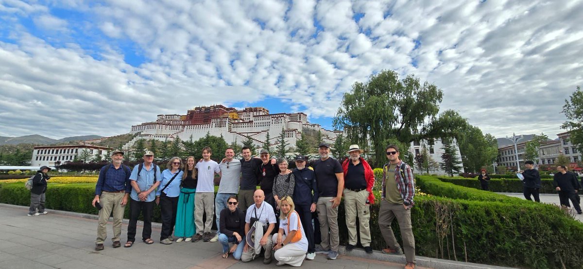 Another day, another crew pic 📸

📍Potala Palace in Tibet.