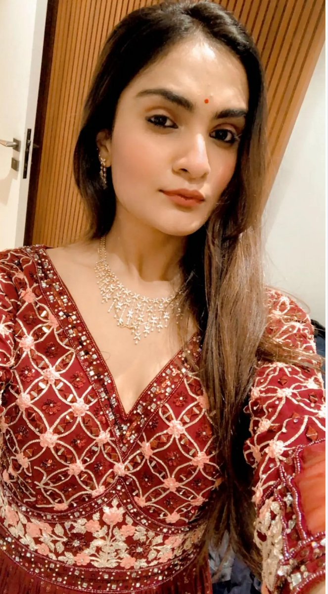 itzNayan_00's tweet image. Western is good but traditional is Love..💗