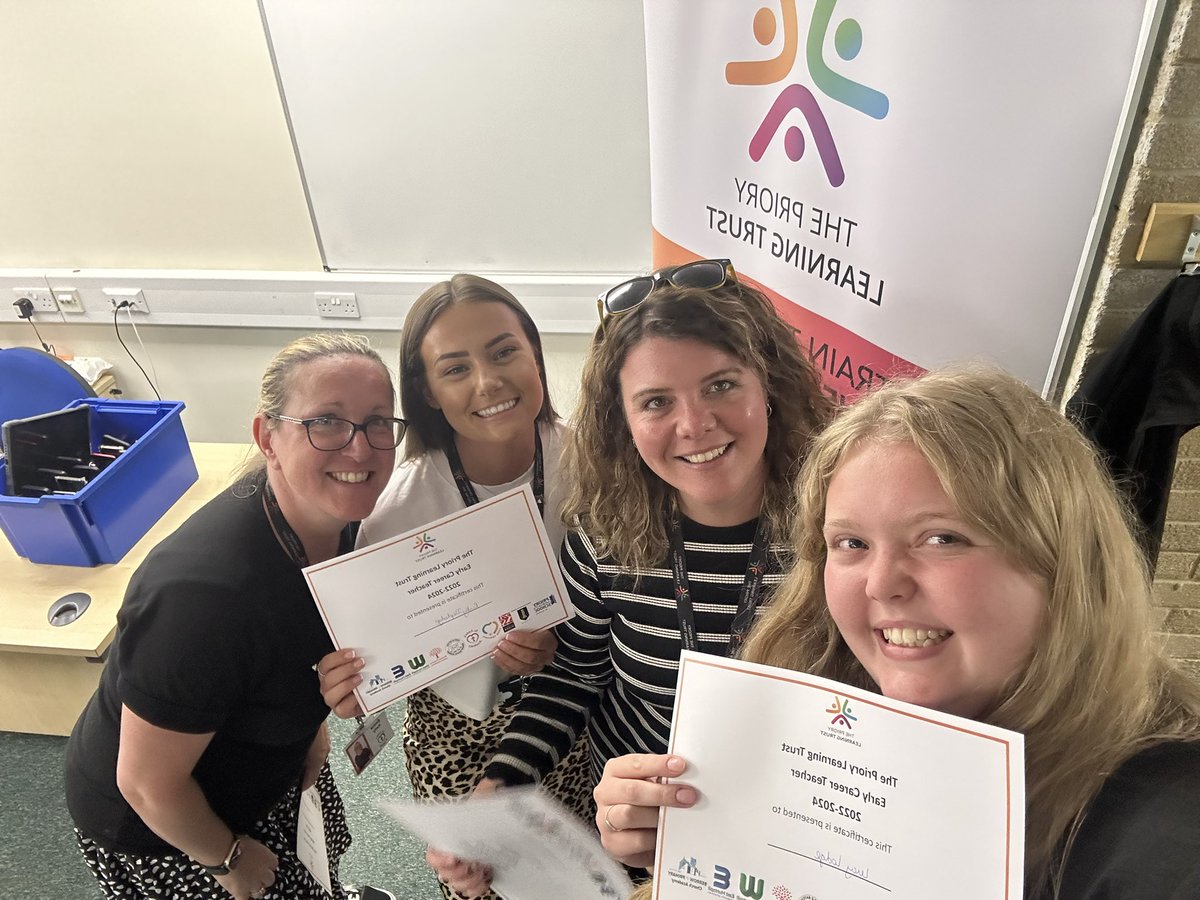 miss_lodge3's tweet photo. ECT years complete!! Can’t quite believe it’s all over and done with, thank you to everyone who supported me along the way❤️ @EKellyStAnnes @MissDepledge_ @MissSingleton8 https://t.co/PgDaJyzrFQ
