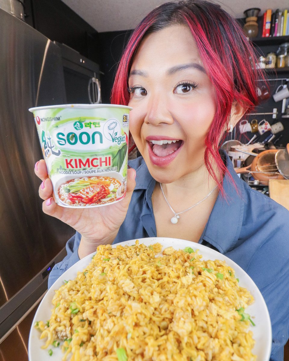 cheaplazyvegan's tweet photo. Try this viral Cup Ramen Fried Rice! This combines 2 of some of my fave meals 😋🌱
https://t.co/uUiohWYxjA
#cheaplazyvegan #veganfood #vegankorean #veganrecipes #veganrecipe #easyveganrecipe #easyveganmeal #cupnoodles #instantnoodles #cupramen #ramen #friedrice #veganhack https://t.co/mizVeQguWo