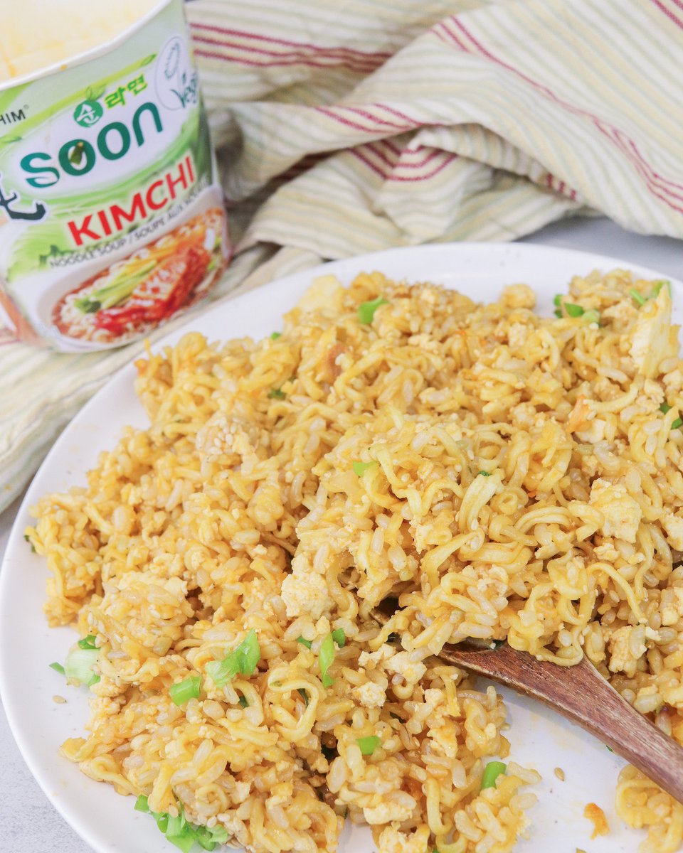 cheaplazyvegan's tweet photo. Try this viral Cup Ramen Fried Rice! This combines 2 of some of my fave meals 😋🌱
https://t.co/uUiohWYxjA
#cheaplazyvegan #veganfood #vegankorean #veganrecipes #veganrecipe #easyveganrecipe #easyveganmeal #cupnoodles #instantnoodles #cupramen #ramen #friedrice #veganhack https://t.co/mizVeQguWo